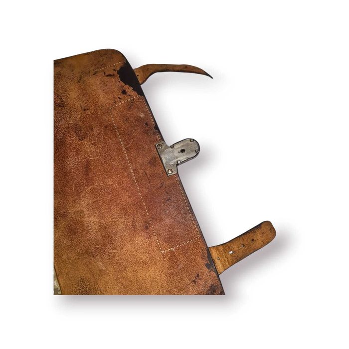 Pasta Executiva Vintage em Couro Castanho – Fecho Metálico