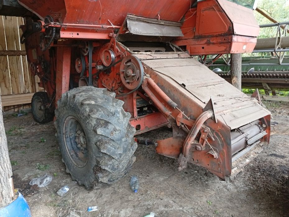 Продається комбайн по запчастинах