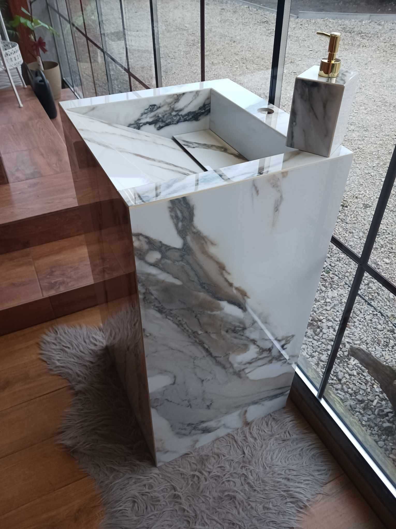 Umywalka łazienkowa z gresu stojąca
