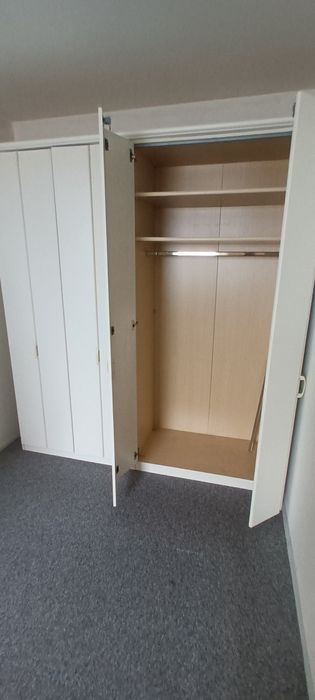 Biała\ogromna szafa