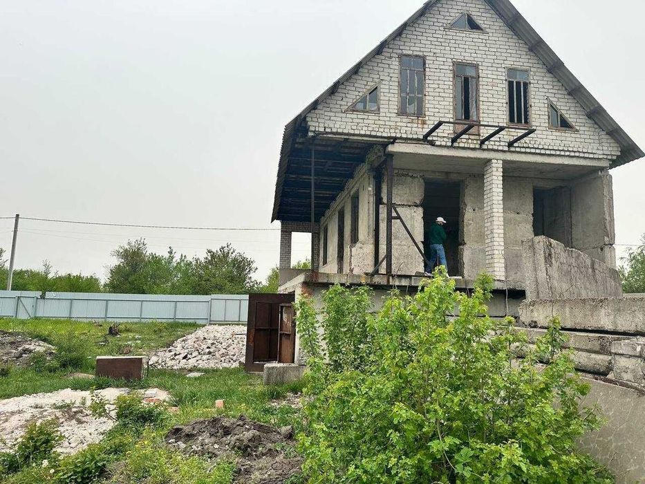 Будинок з земельною ділянкою 25 соток, біля Камянського, ТОРГ!