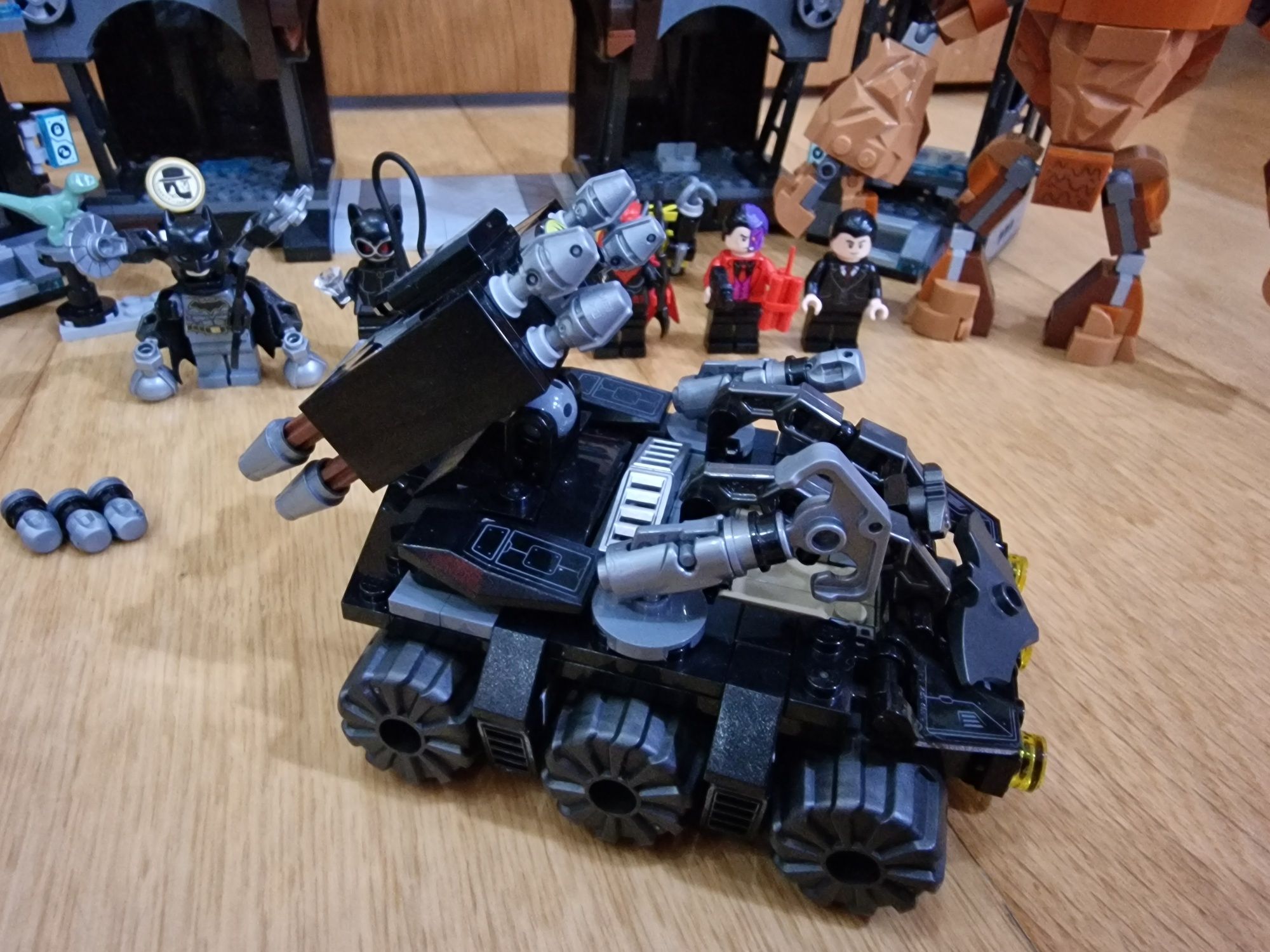 Lego Batcave Batman 76122