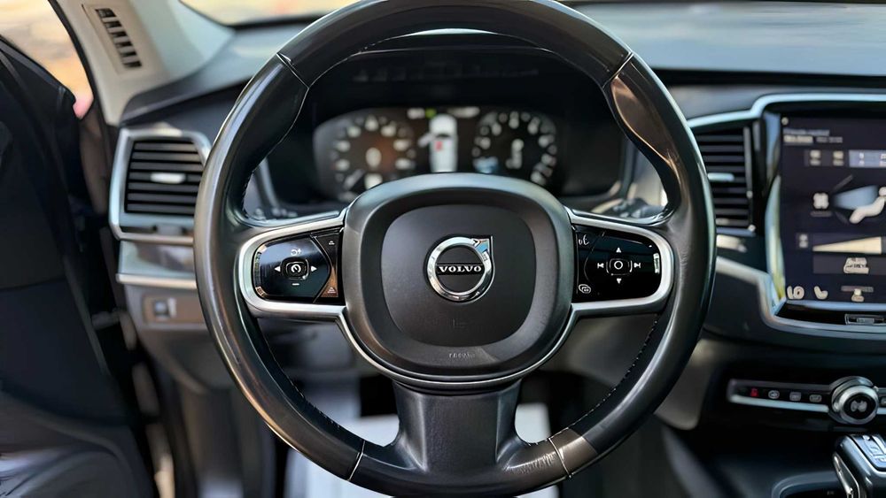 Volvo XC90      2016