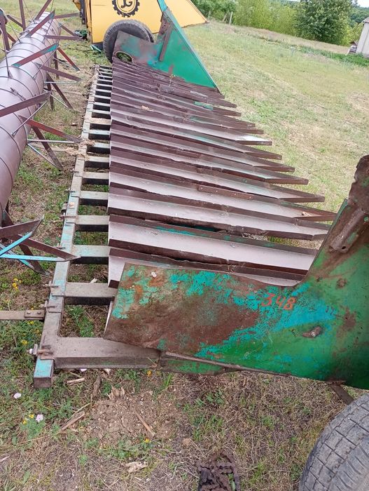 Приставка для збирання соняшнику, ліфтера.