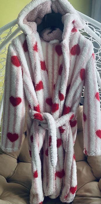 Халат  жіночий,підлітковий(13-14 років),новий.