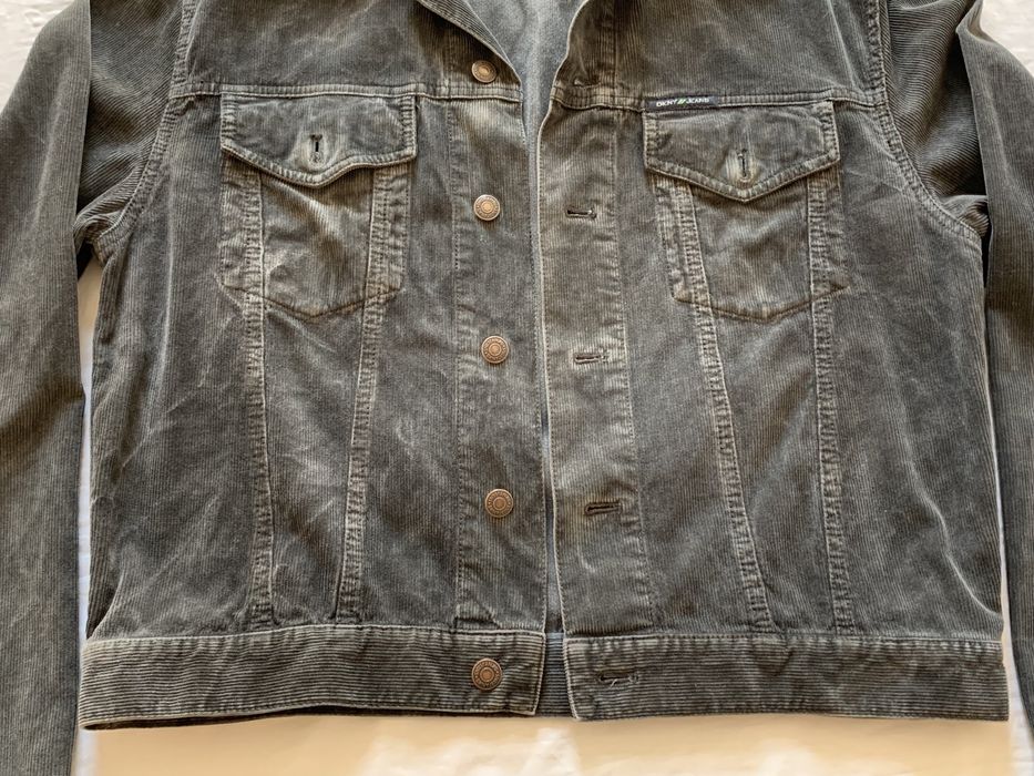 Blusão DKNY em bombazina.