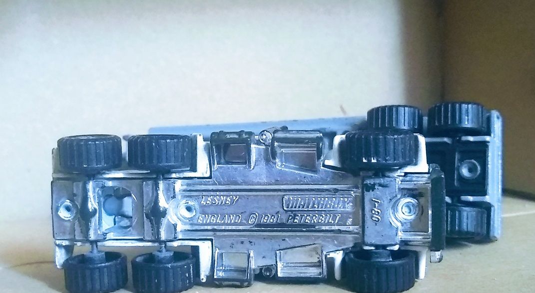 Matchbox Peterbilt White Ace Truck Trailer 1981
