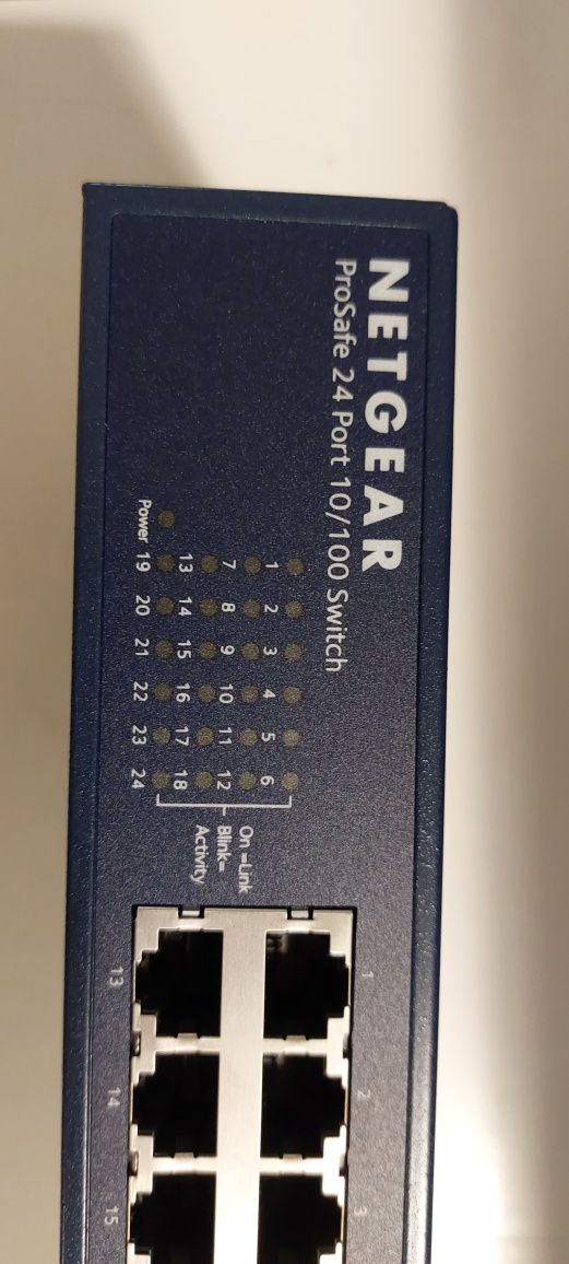 NETGEAR ProSafe 24 port 10/100 Switch