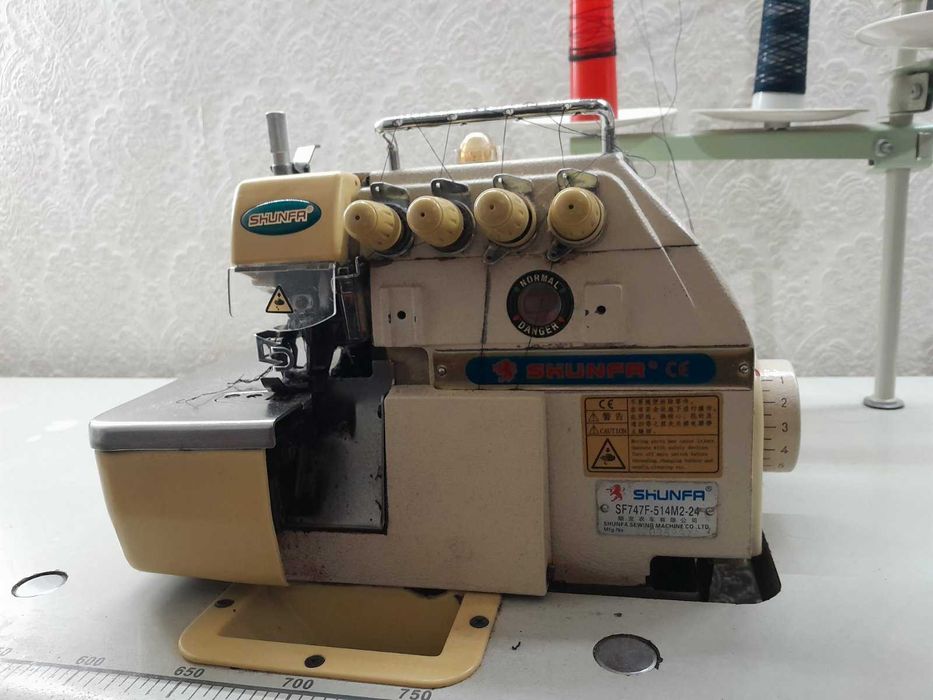 Оверлок SHUNFA в доброму стані