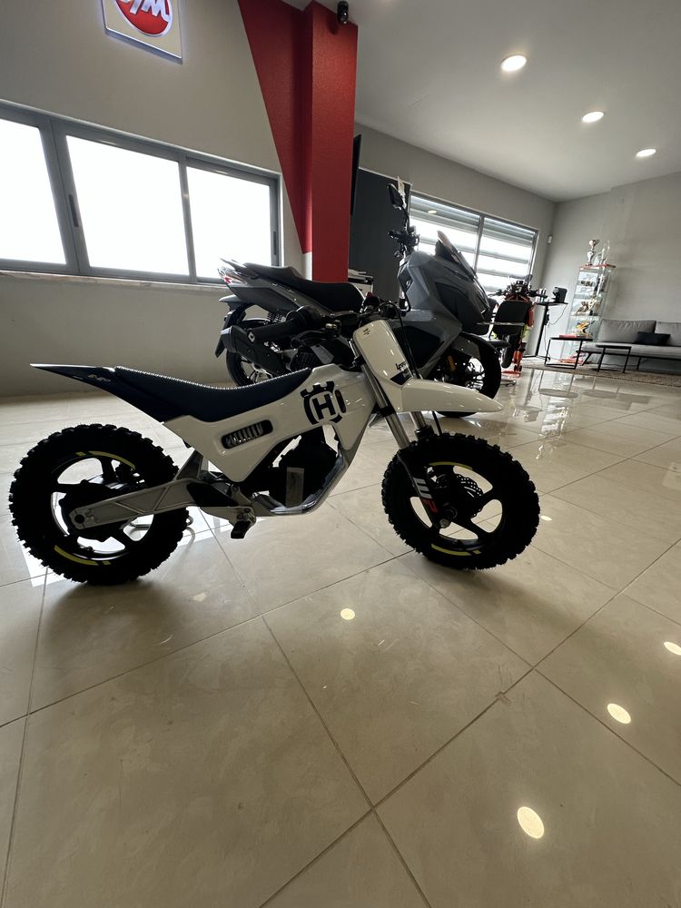 Husqvarna EE2 eletrica