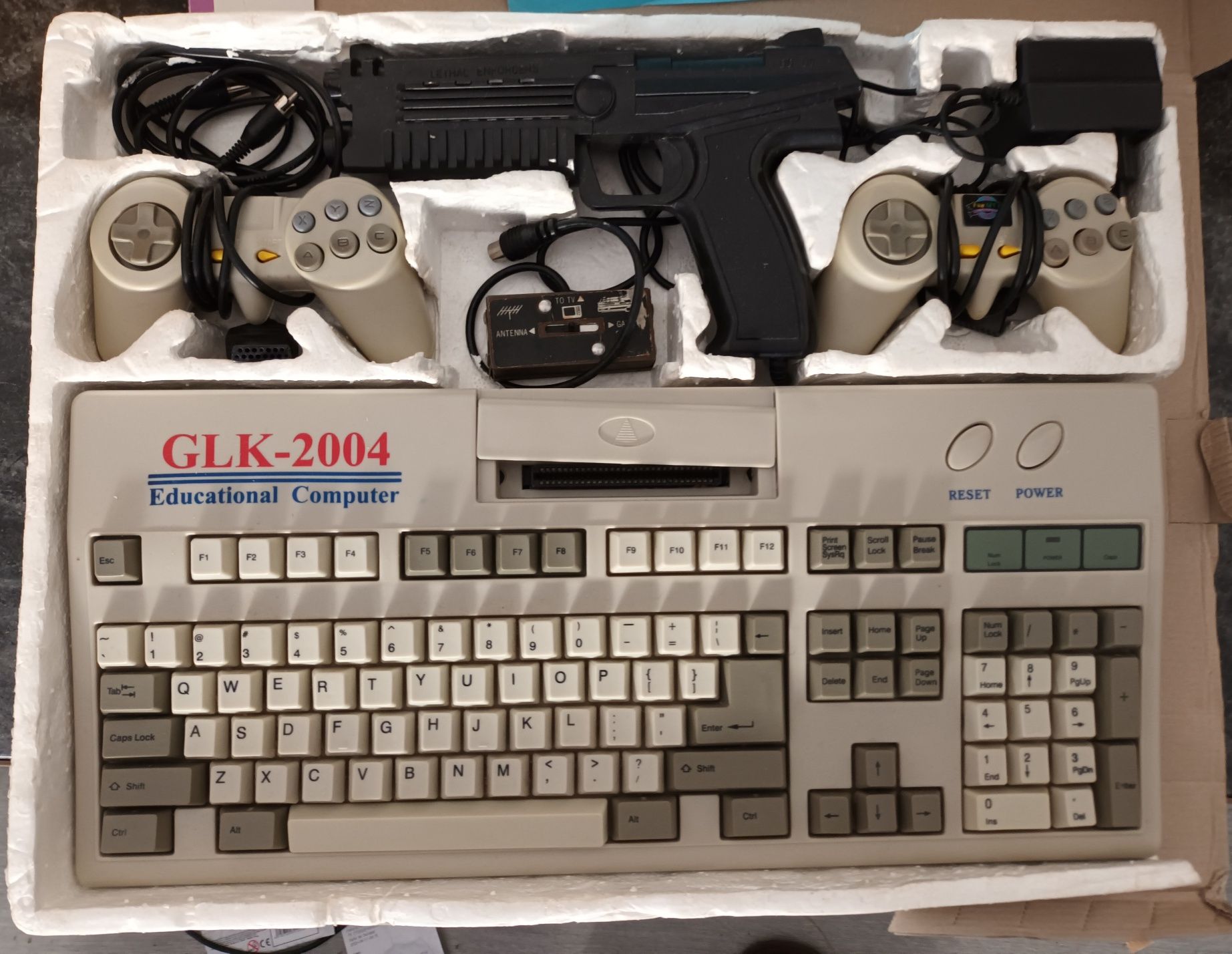 Computador GLK - 2004 | Consola Educacional
