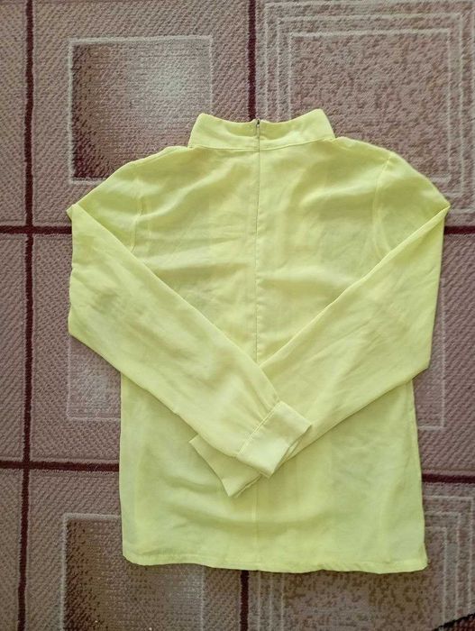 Жіноча кофтинка.