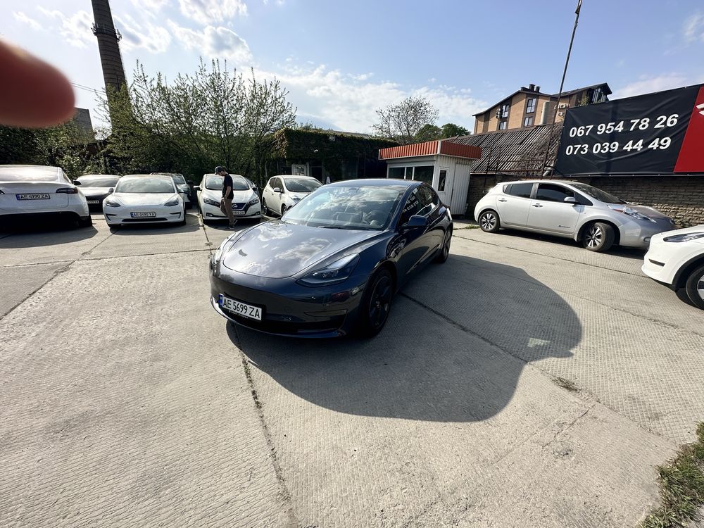 Продам Tesla model 3