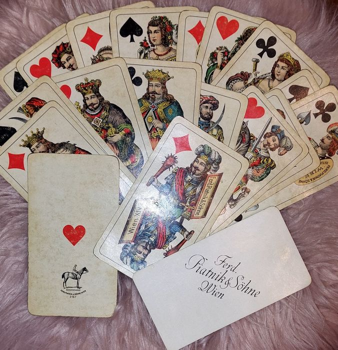 Антикварні гральні карти Piatnik
