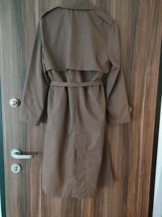 Czekoladowy, brązowy długi trencz rozmiar M Stradivarius