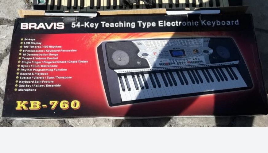 yamaha-BRAVIS-KB-760-синтезатор для навчаня