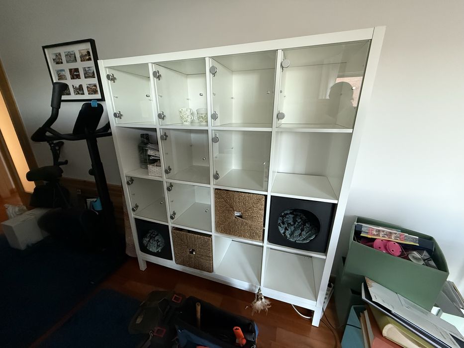 Estante de Cubos Kallax 4x4 c/ portas vidro