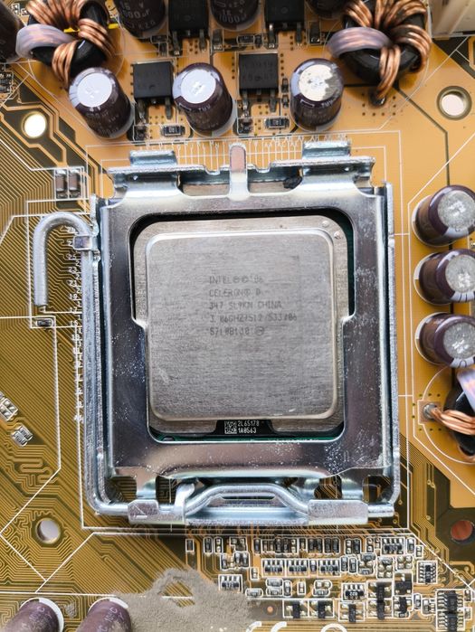 Материнская плата Asus P5V-VM+процессор ,память