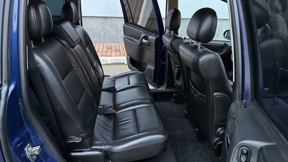 OPEL ZAFIRA 2.2D. 2004рік.