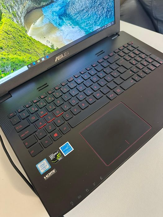 Portátil gaming ASUS