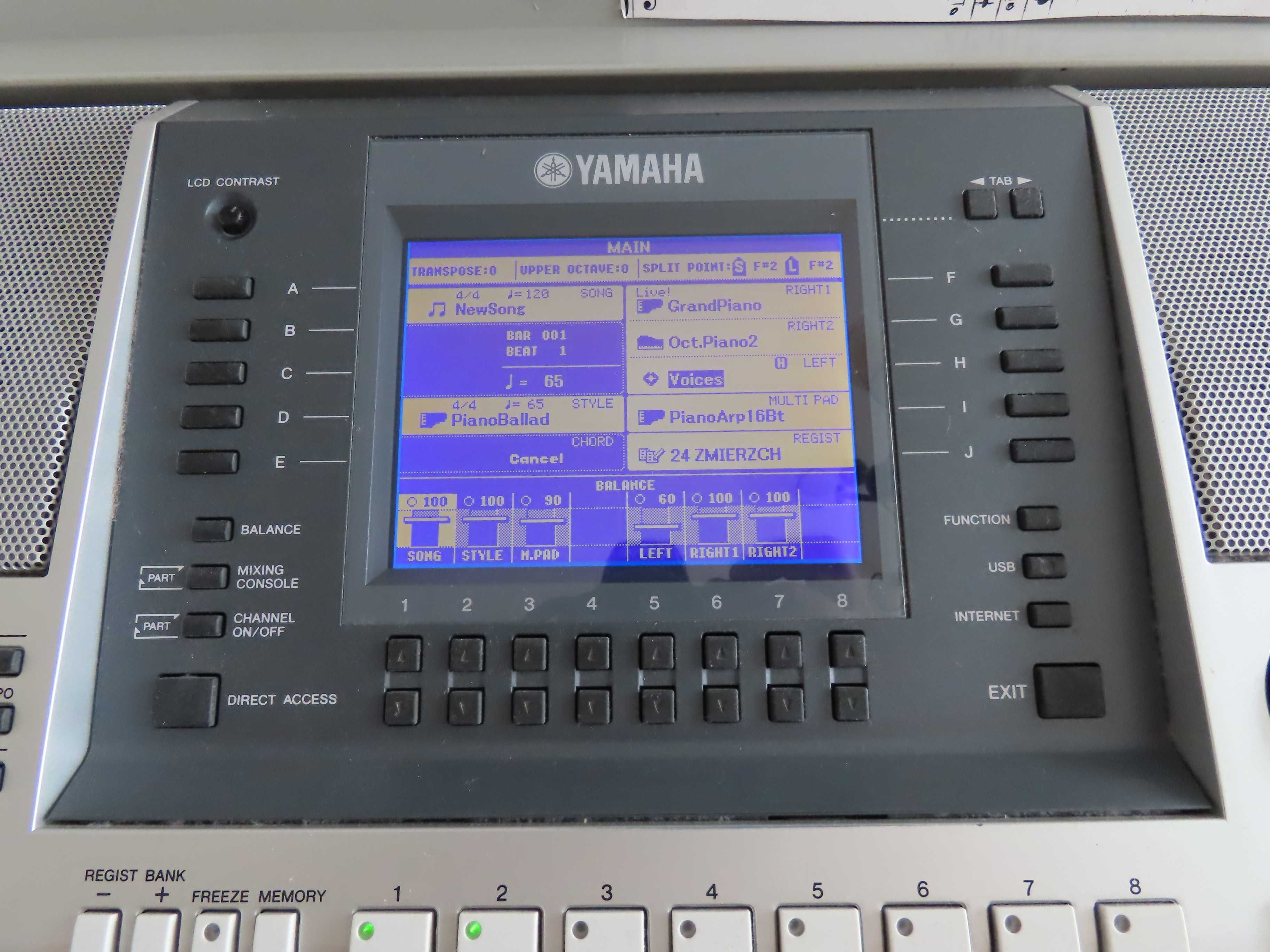 Keyboard Yamaha PSR-S700