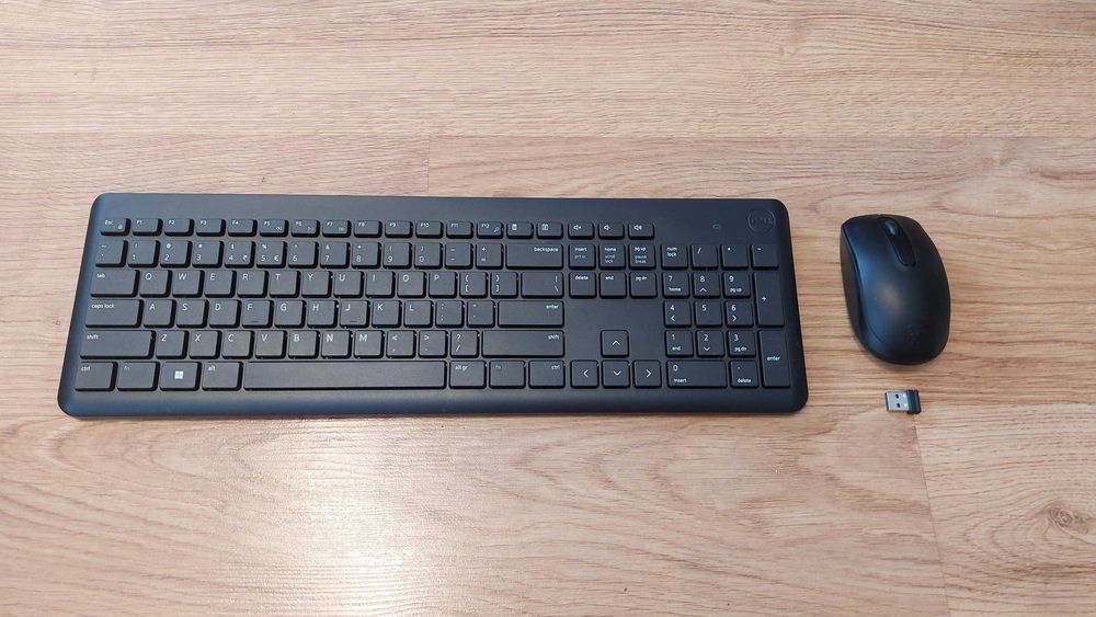 Zestaw DELL bezprzewodowy klawiatura +myszka używany 4h gw. do 08.2026