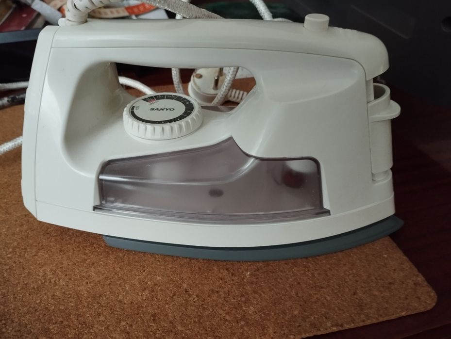 Утюг SANYO A-SF 1000E
