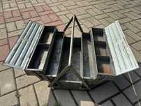 Skrzynka narzedziowa metalowa