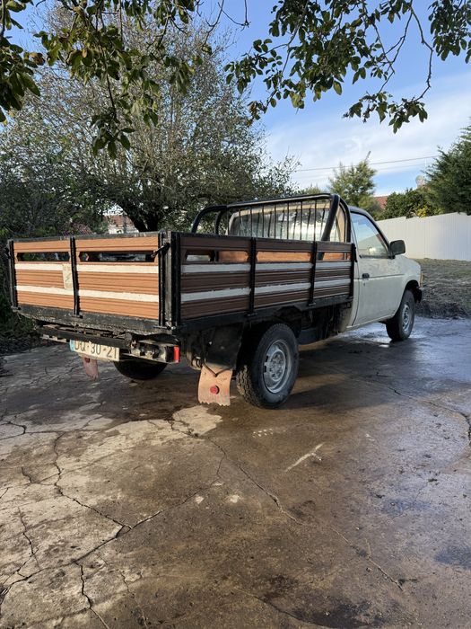 Nissan D21 4x2 Pickup ( Com Avaria )