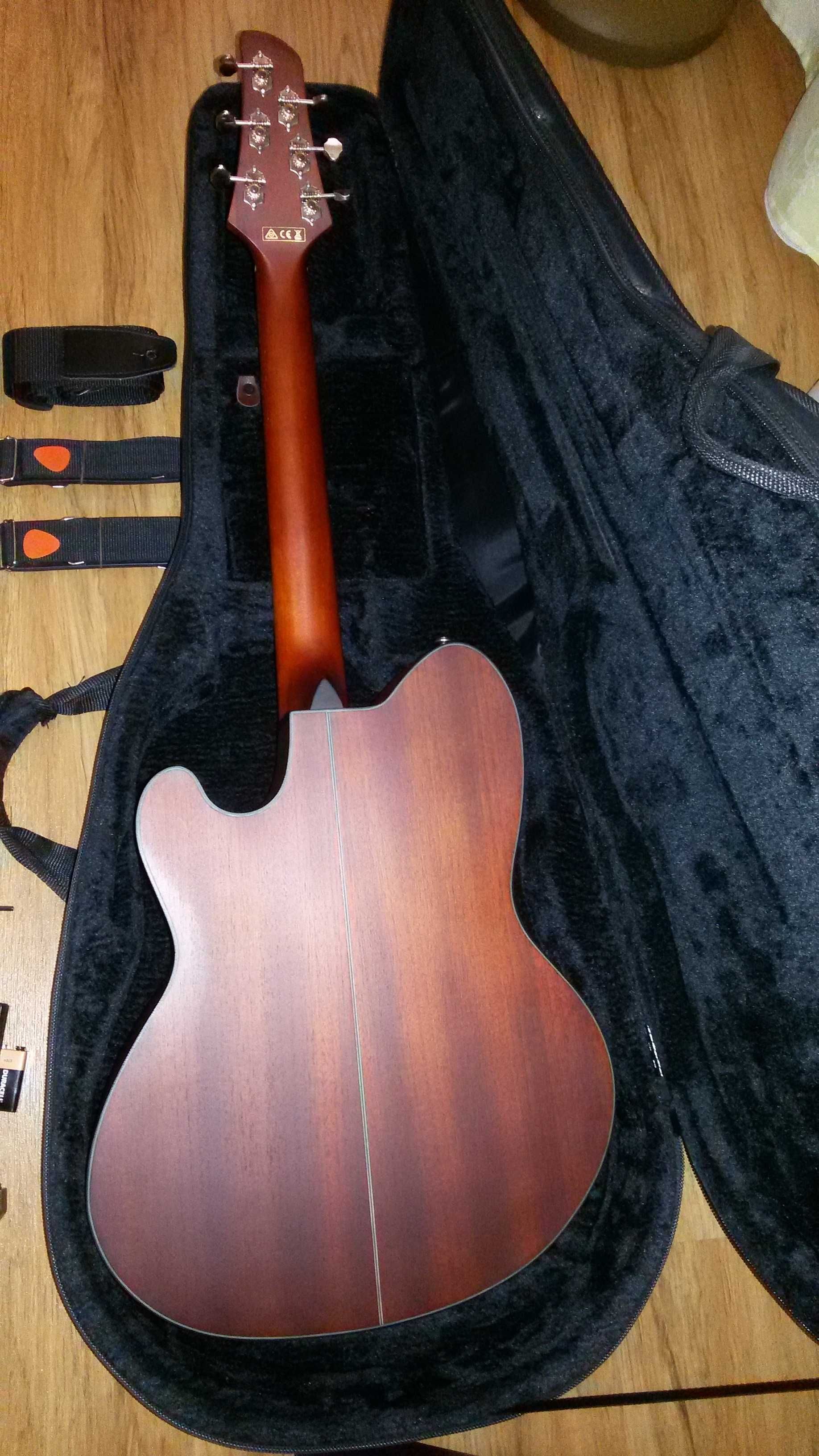 Gitara Elektro-Akustyczna Ibanez z piecykiem Kustom Sienna 30 Pro.