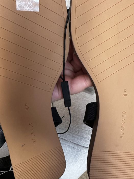 Sandałki firmy reserved