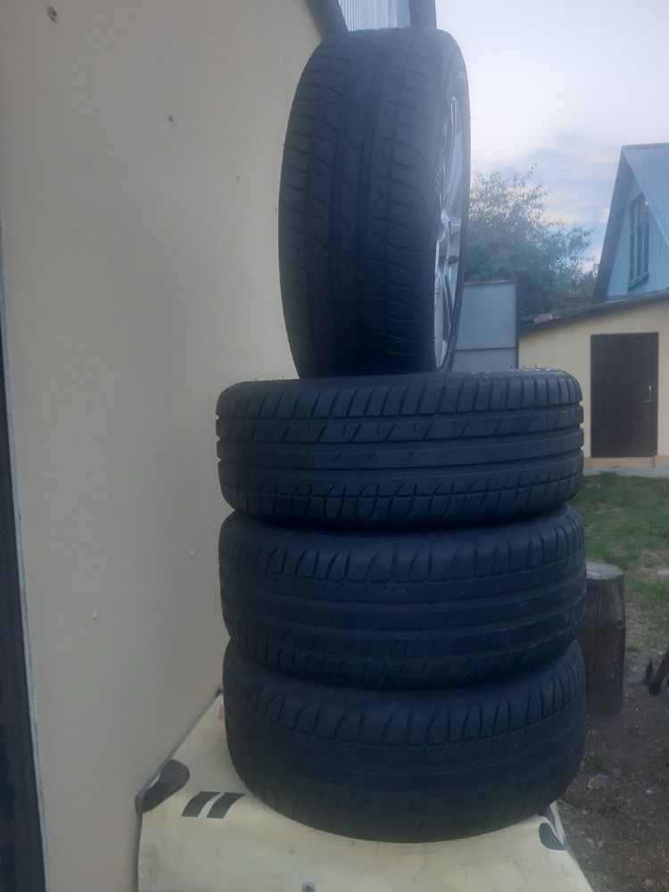 Продаю літню резину, оригінал Ford 215/55 R 16
