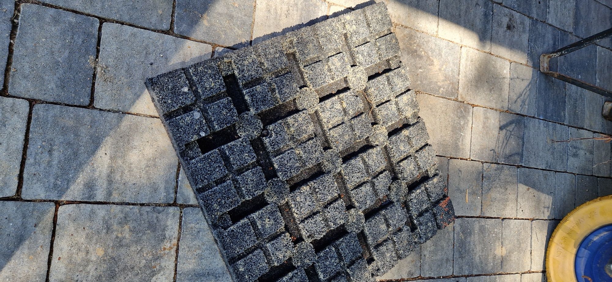 Płyta sbr pod basen, plac zabaw, silownie