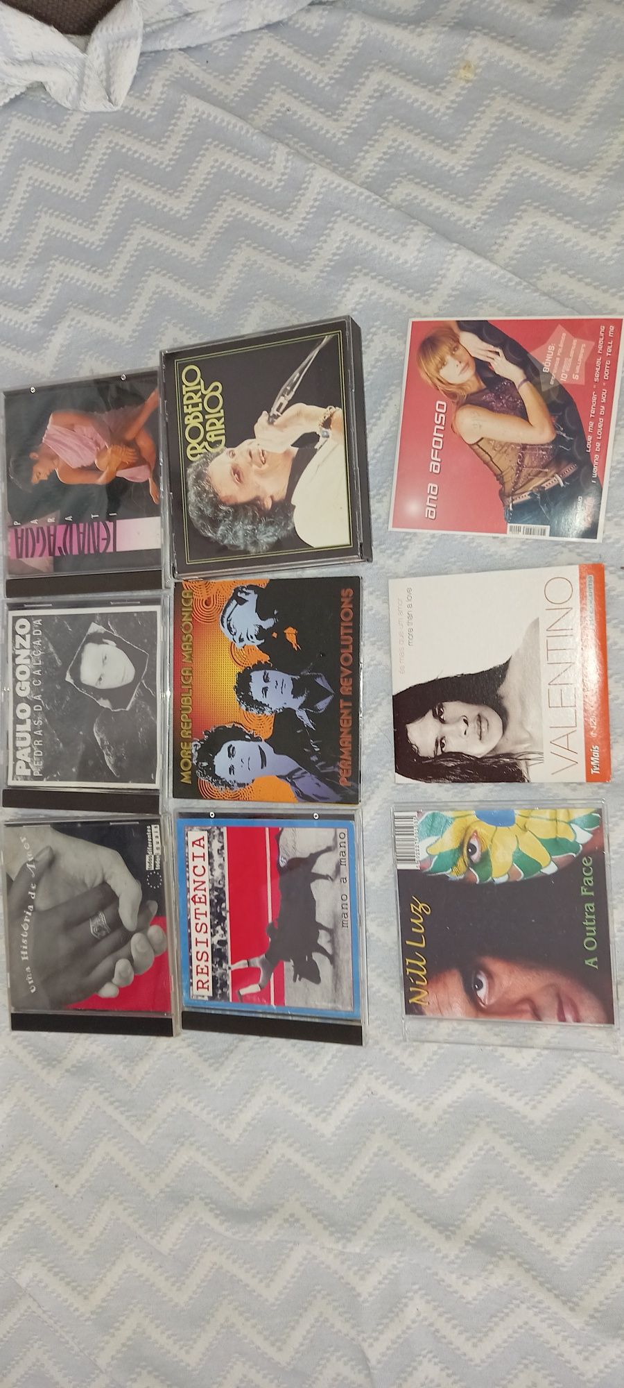 Vários cd's e vários tipos de música