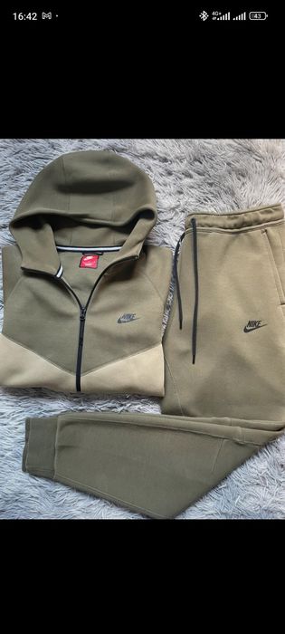 Nike Tech verde camuflado