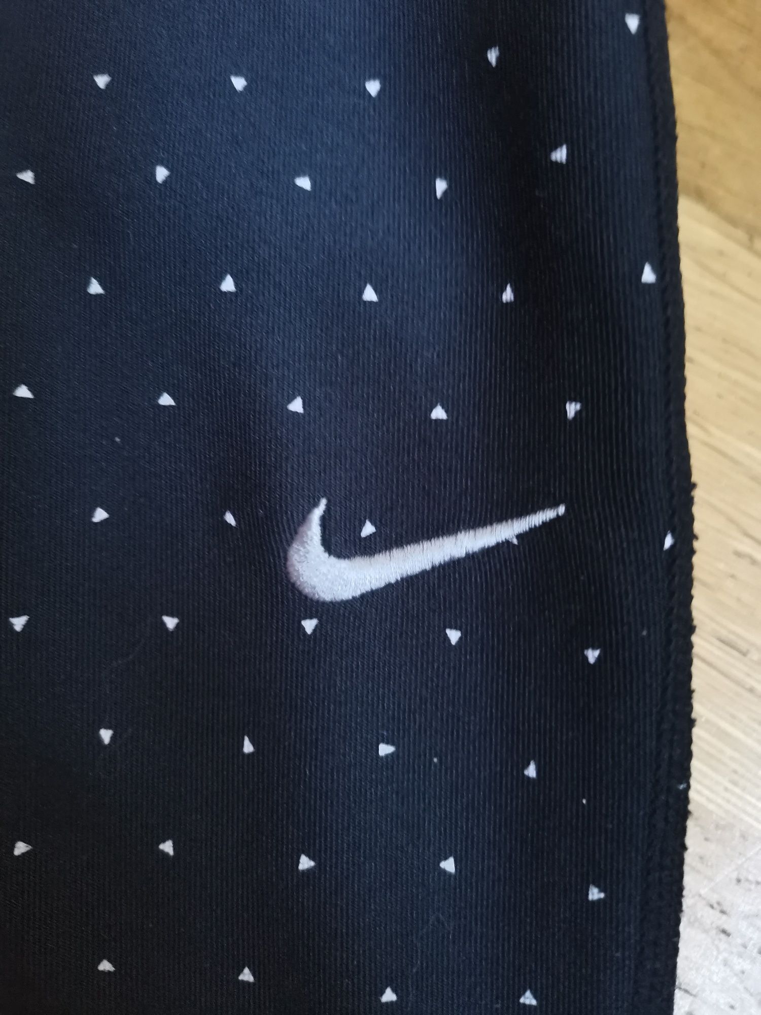 Nike dri-fit leginsy sportowe z haftowanym logo M