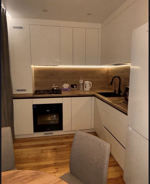 Оренда 2к квартири, вул. Александра Поля 98