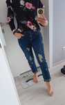 Spodnie jeans z przetarciami rozm. M