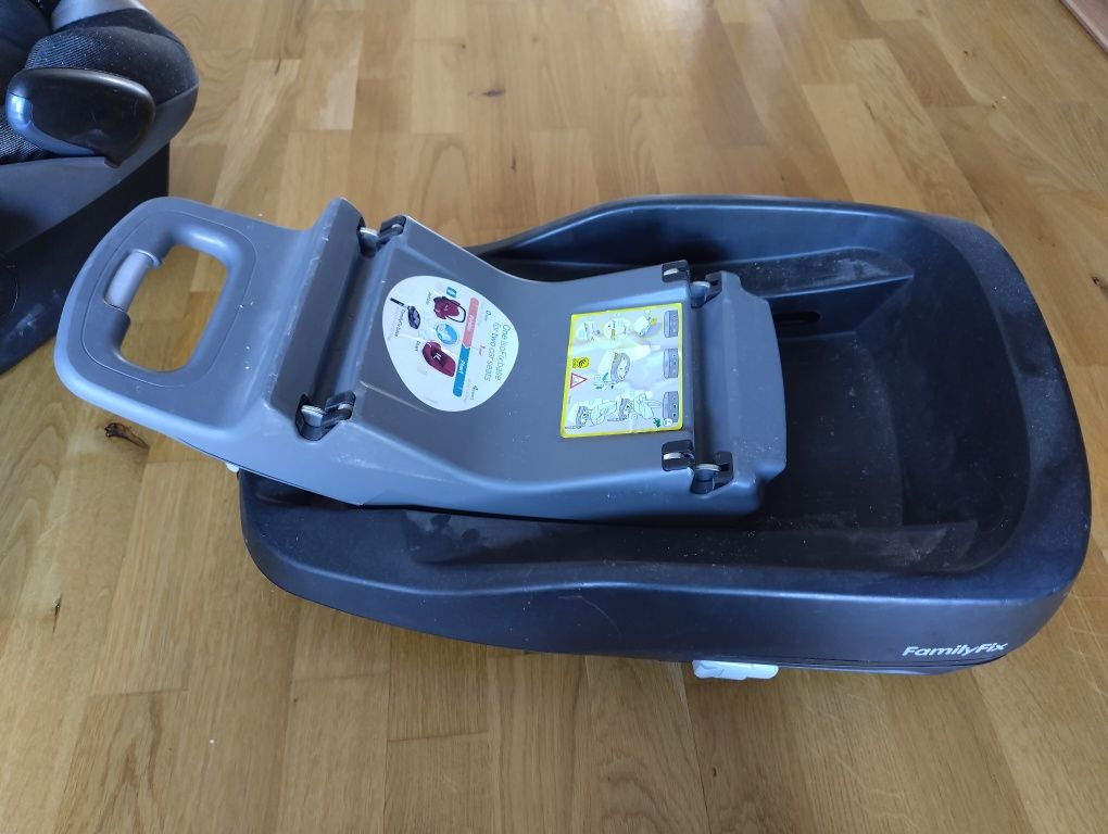 Fotrlik Maxi Cosi Peble + baza isofix