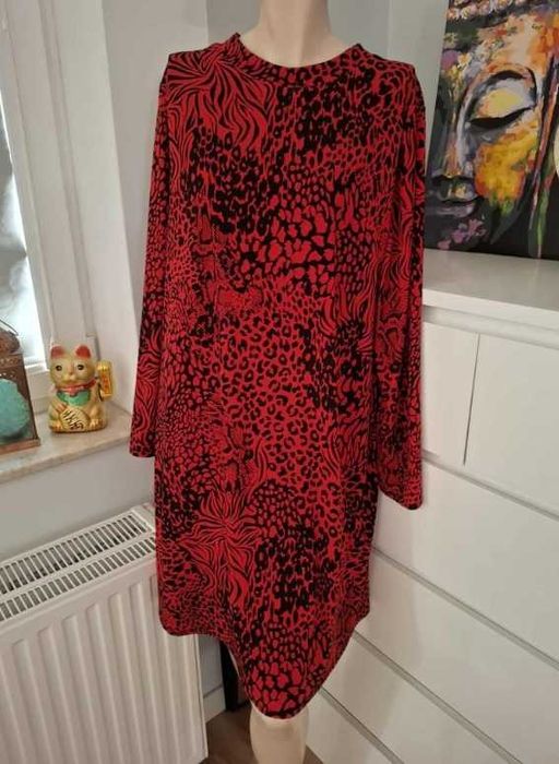 46 Wallis czarna czerwona sukienka animal print panterka zebra na zime
