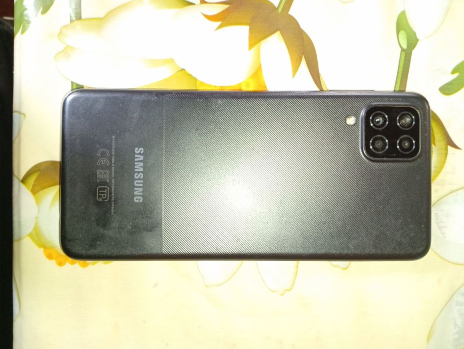 Продам телефон Samsung Galaxy a12 пам'яті 64
