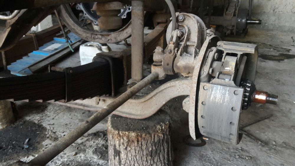 Продам передняя Балка,Редуктор,полуося,Коробка с делителем,чулки.