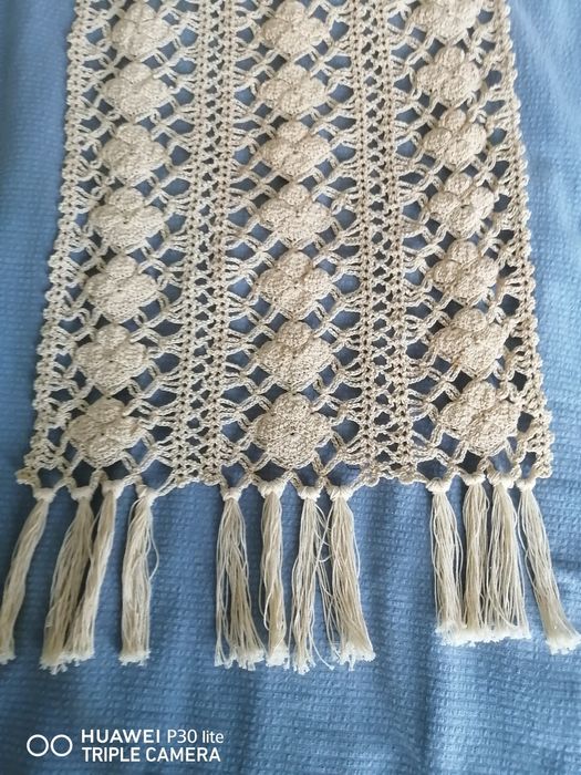 Naperon em renda feito à mão