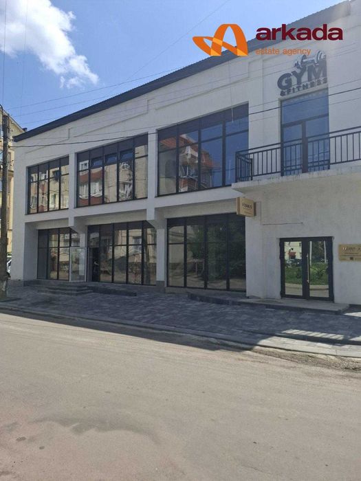 Здається в оренду комерційне фасадне приміщення в м. Калуш 220м2.
