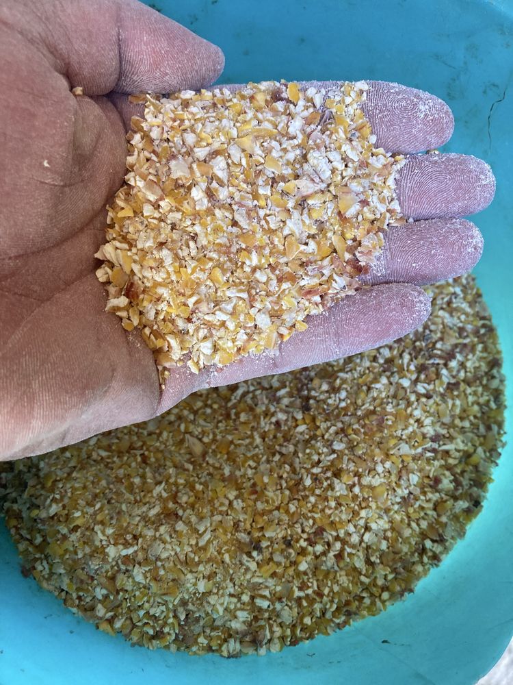 Продам , Товч , крупу кукурудзяну