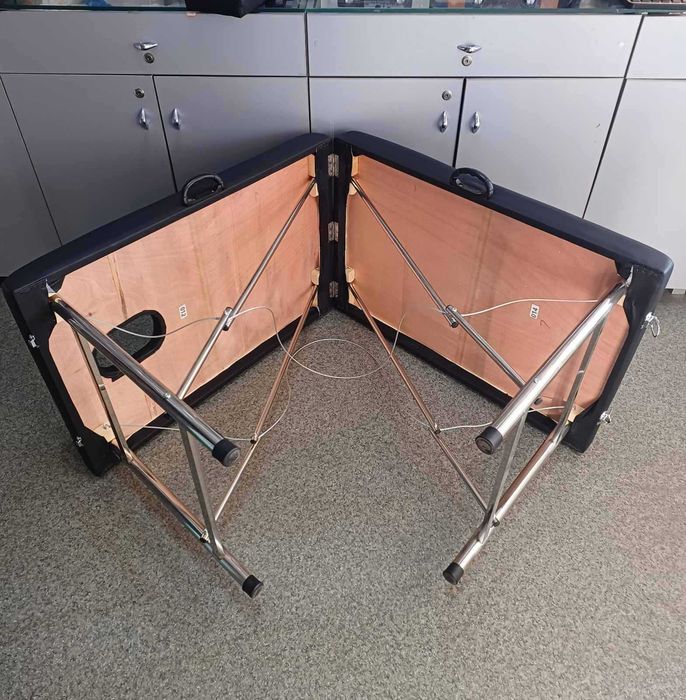 Кушетка масажна косметологічна розкладна отвор під обличчя чорна 772-2