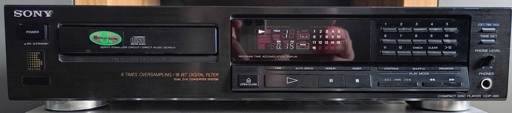 Sony CDP-490 w stanie bdb jak na swój wiek z oryginalnym pilotem.