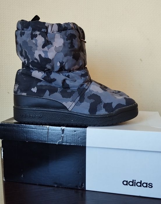 Чоботи дитячі Adidas. Розмір 33