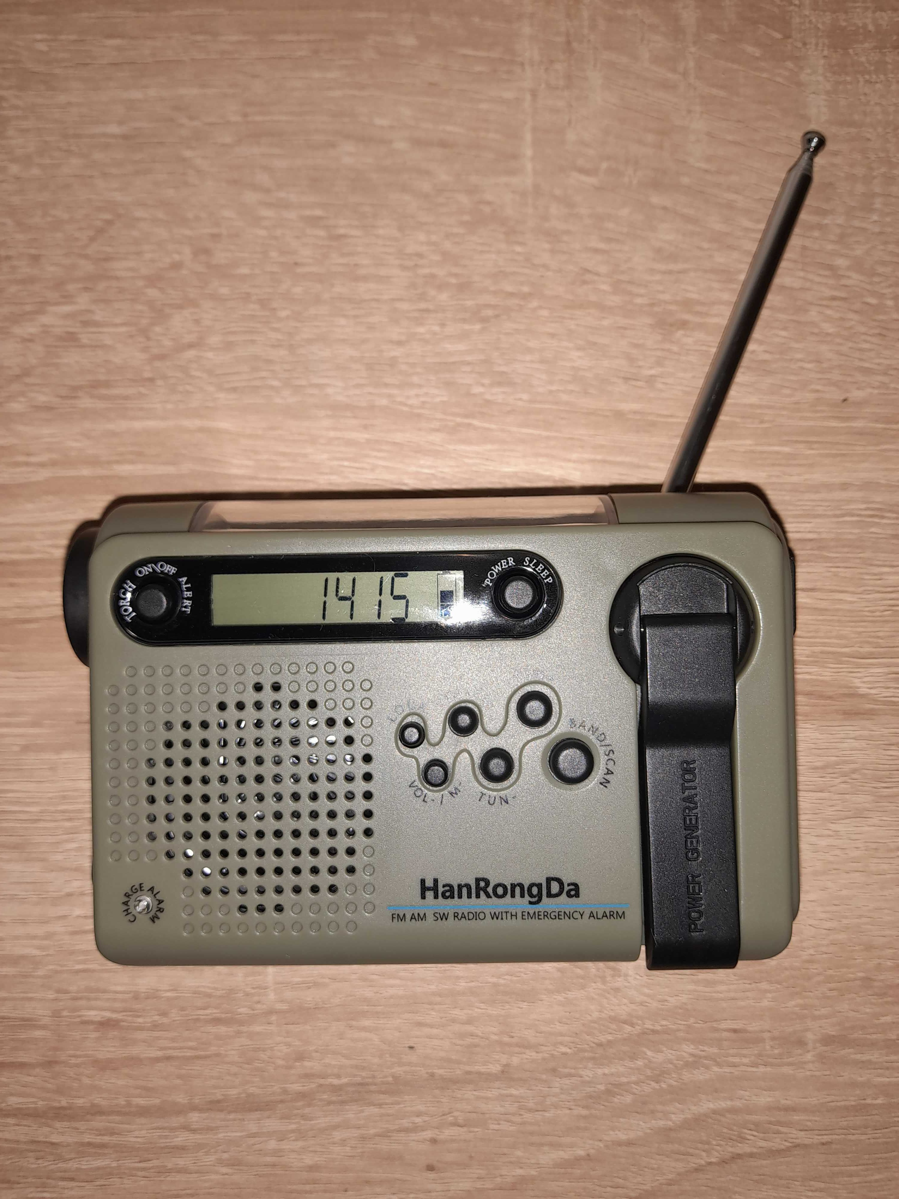 Сонячний радіоприймач HRD-900 з павербанком, ліхтарем та динамо