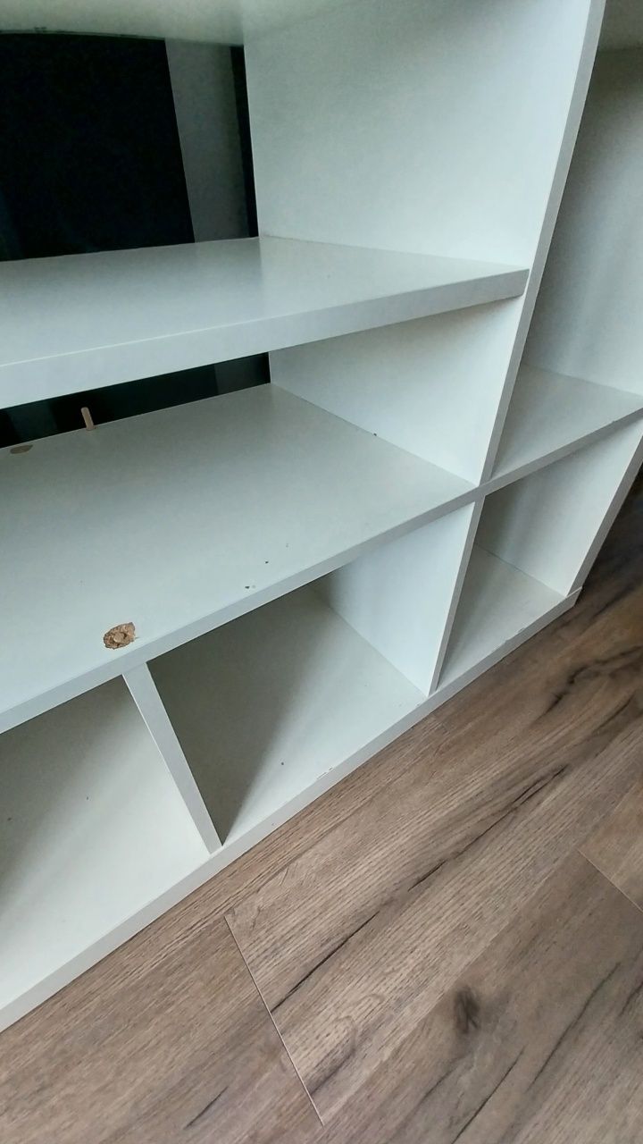 Szafka IKEA na książki TV
